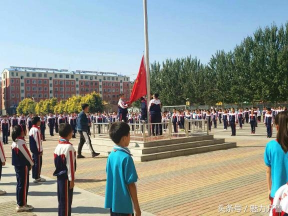 开鲁县民主小学开展“向国旗敬礼，做一个有道德的人”主题活动-1.jpg