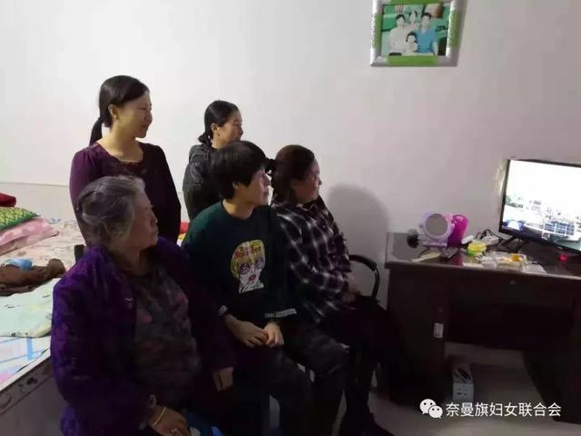 奈曼旗妇联组织各界妇女收看中国妇女十二大开幕仪式畅谈感想-12.jpg