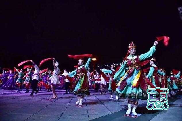 舞动北疆 内蒙古第三届广场舞大赛在通辽市华丽绽放-2.jpg