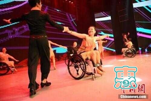 轮椅舞者，这是重获新生的“高光时刻”-1.jpg