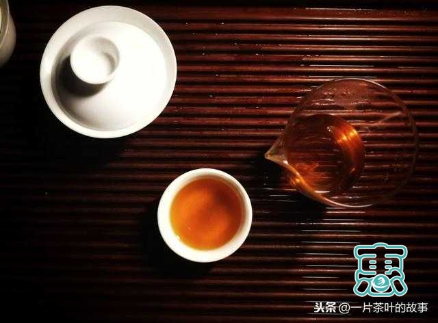 平时你们是大口喝茶的吗？茶艺师用八个字教你学会品茶-4.jpg