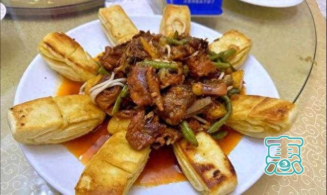 内蒙古12个盟市的名菜，“硬核”蒙餐当之无愧，都是吃肉的好手-10.jpg