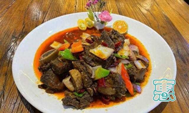 内蒙古12个盟市的名菜，“硬核”蒙餐当之无愧，都是吃肉的好手-12.jpg