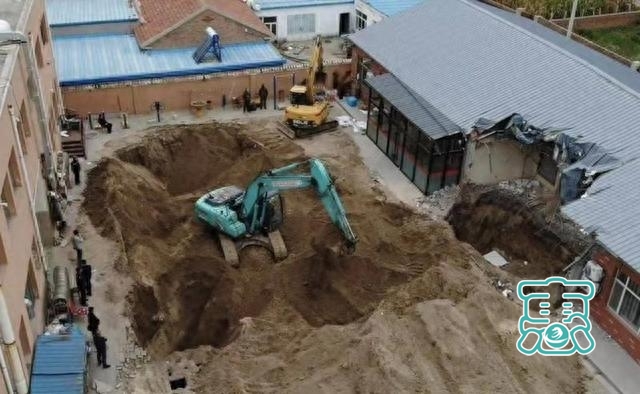 挖掘机连挖3天发现两名30多年前遇害人遗骸 警方：系恶势力头目-1.jpg
